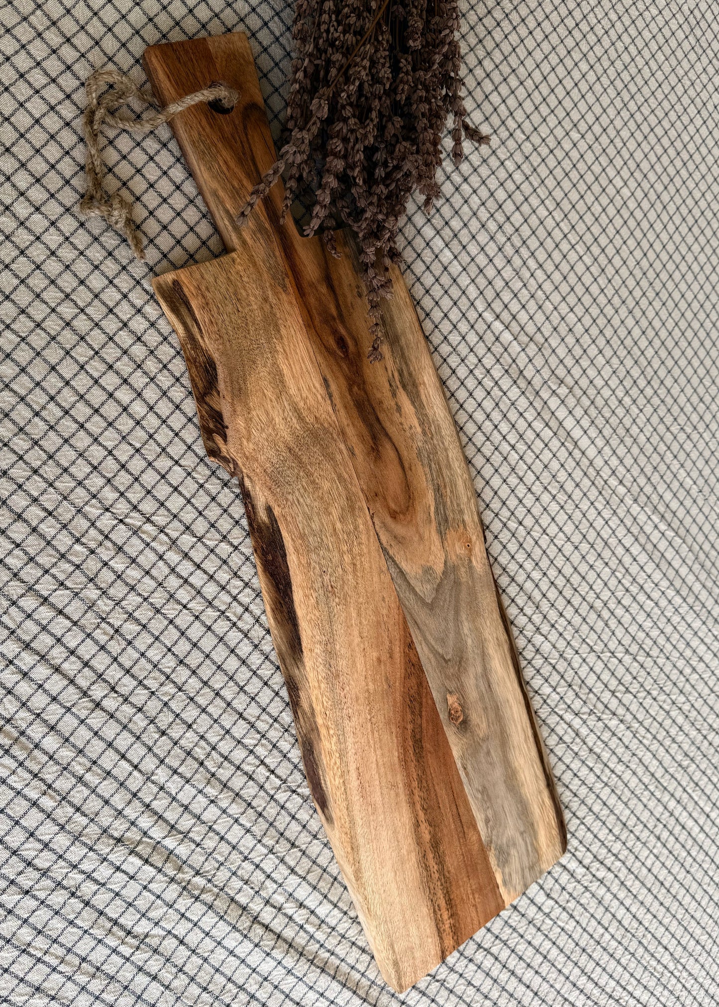 Tabla de madera para cortar y servir yute Iris
