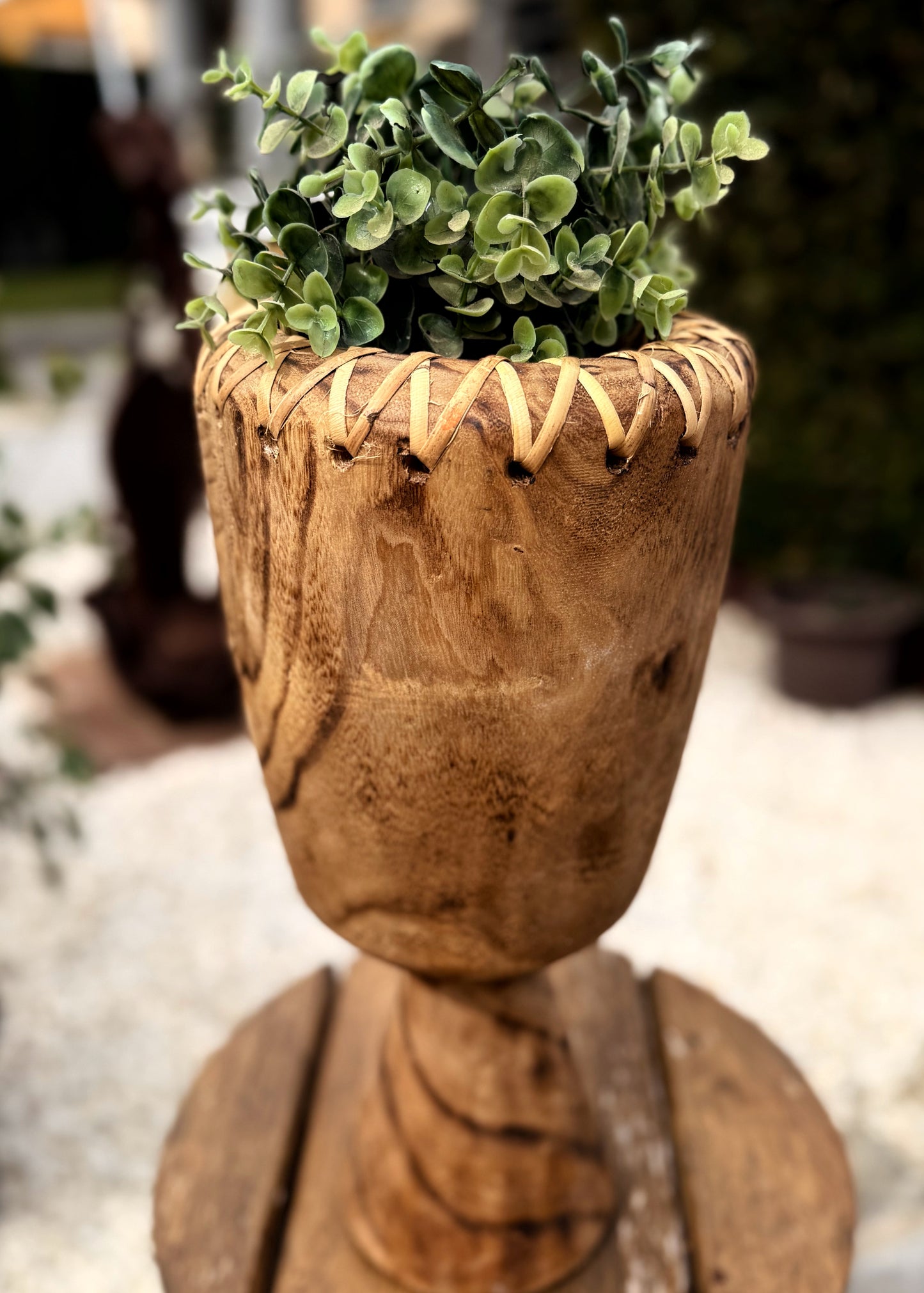Jarrón de madera y ratán Paula